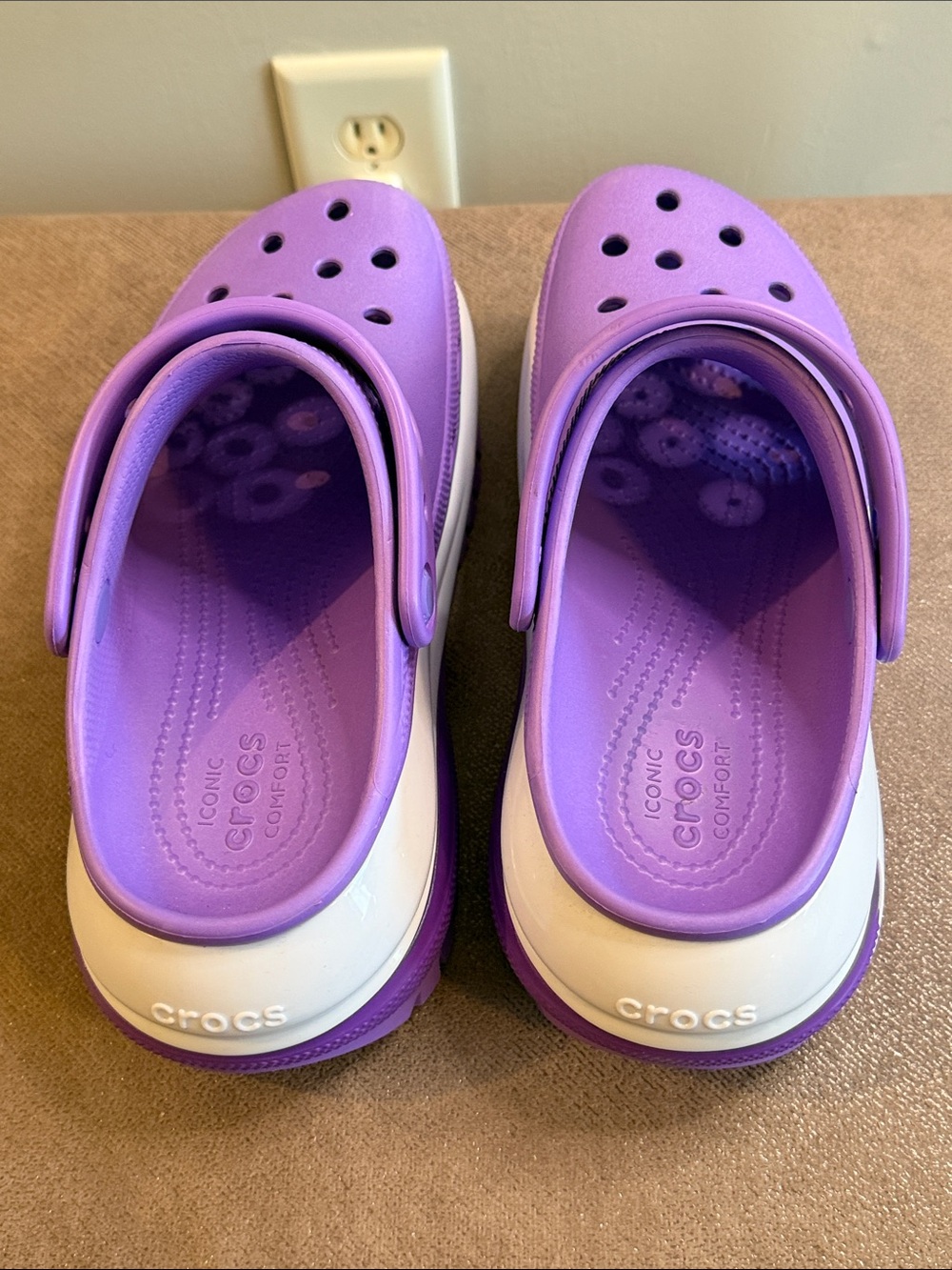 CROCS Mega Crush Clogs Galaxy Purple Women’s Size 8/Mens Size 6 - Picture 3 of 6